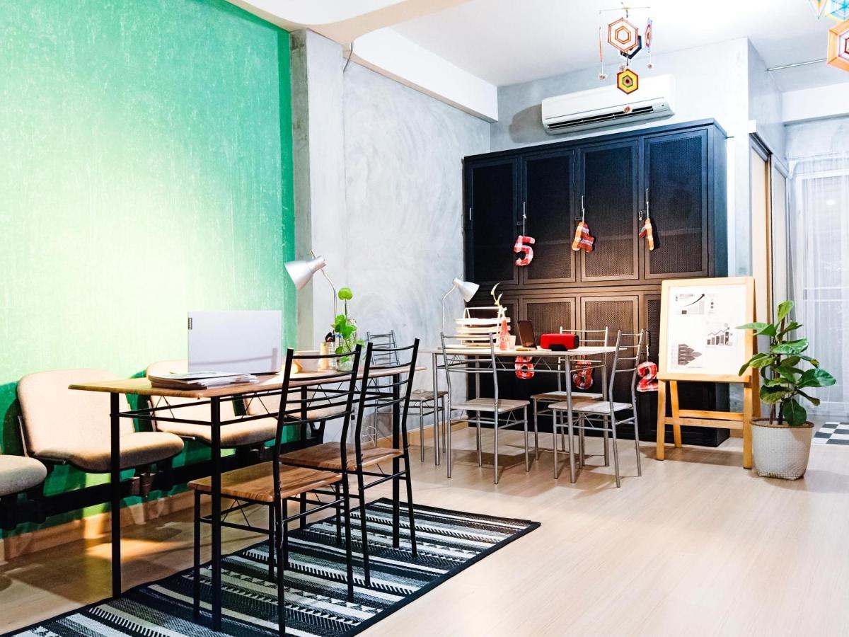 Five Stars Ratchada 19 Pansiyon Bangkok Dış mekan fotoğraf
